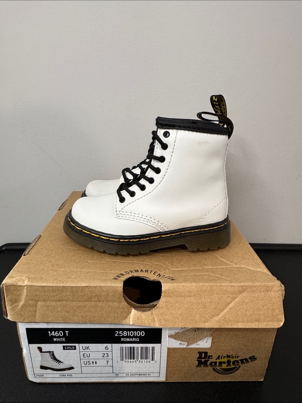 Dr. Martens Toddler Kids White Romario Boots Size 7 New NIB